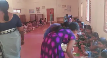 Feed children's home with a day's meals